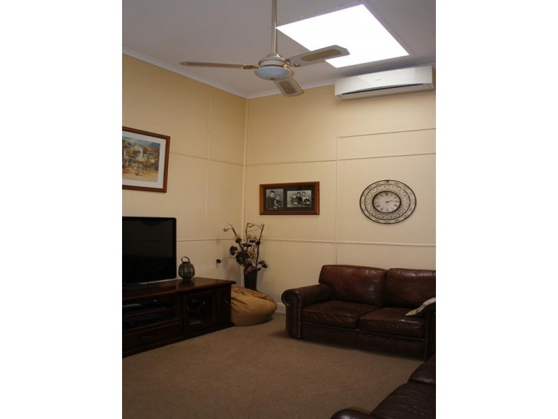 11 Dudley Street, Rochester VIC 3561