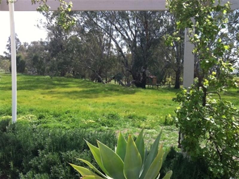 Bentwood Northern Highway, Rochester VIC 3561