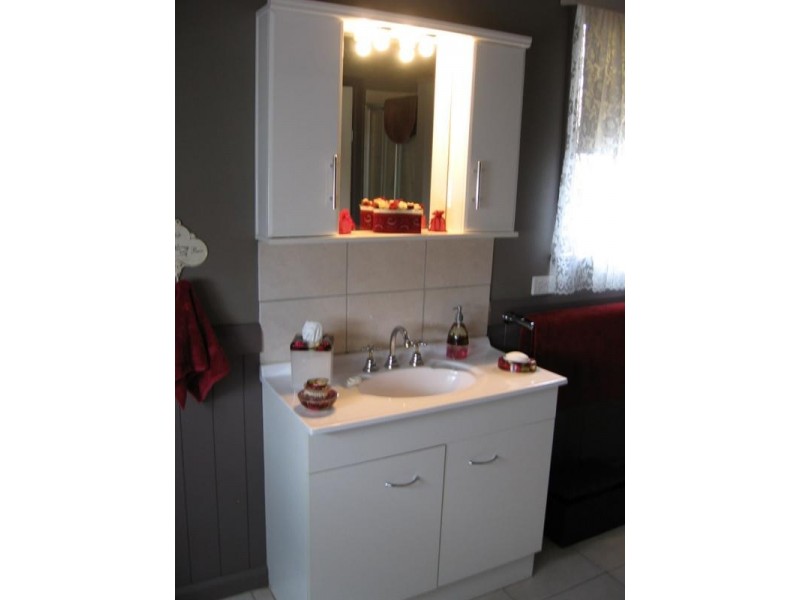 11 Morton Street, Rochester VIC 3561