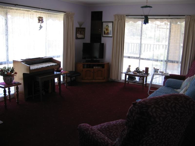 12 Gray Street, Rochester VIC 3561