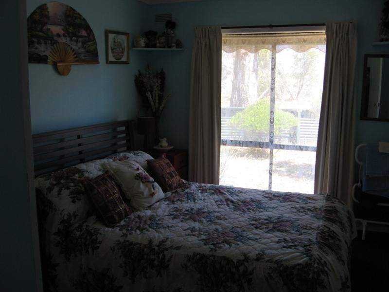 12 Gray Street, Rochester VIC 3561