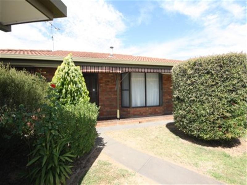 2/29 Mackay Street, Rochester VIC 3561