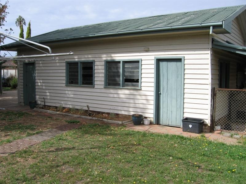 6 Hopetoun Street, Rochester VIC 3561