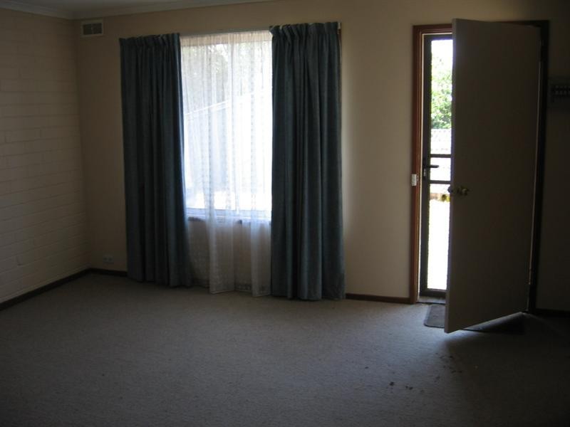 83 High Street, Rochester VIC 3561