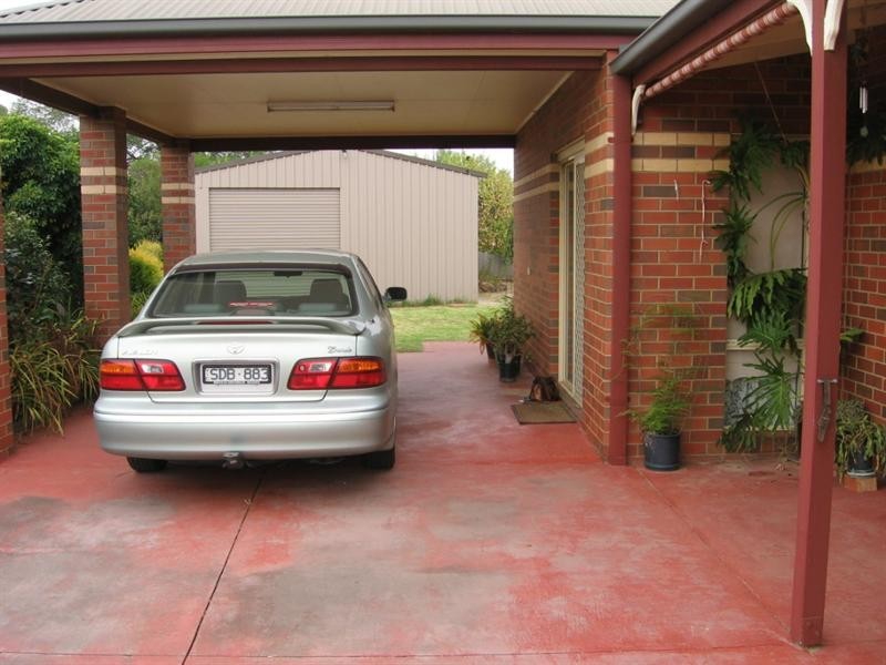 2 Leahy Court, Rochester VIC 3561