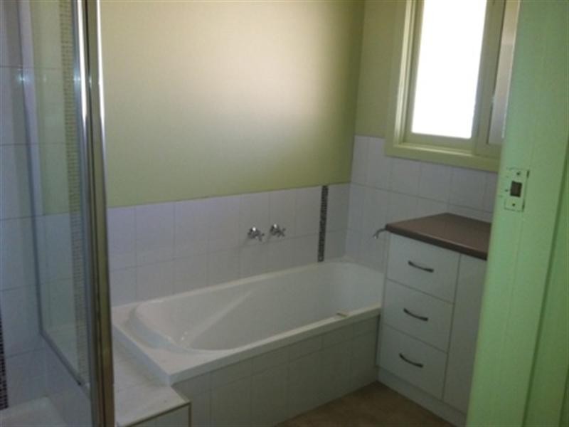 1 Mackay Street, Rochester VIC 3561