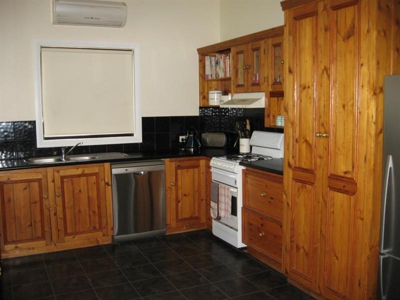 38 Dudley Street, Rochester VIC 3561