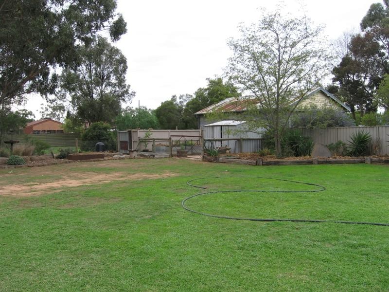 38 Dudley Street, Rochester VIC 3561