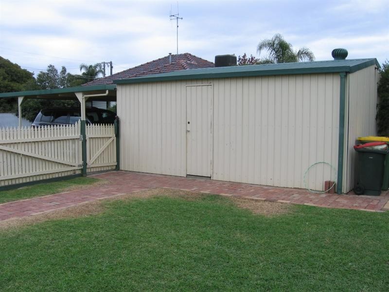 38 Dudley Street, Rochester VIC 3561