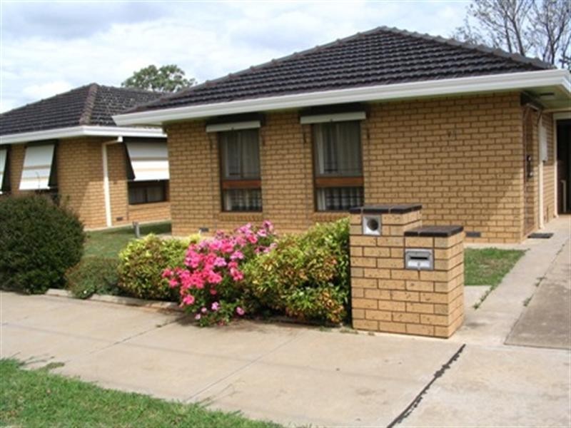 19 Dudley Street, Rochester VIC 3561