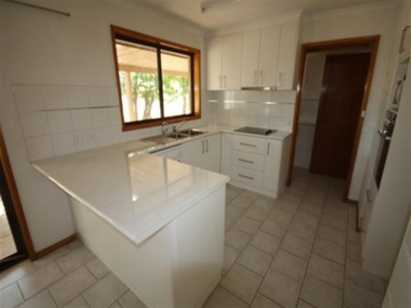 1 Phillips Street, Rochester VIC 3561