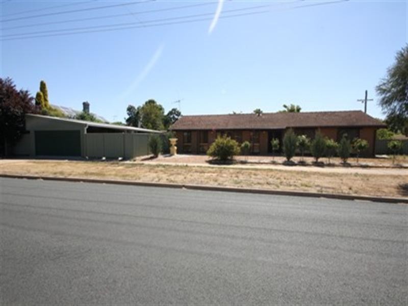 1 Phillips Street, Rochester VIC 3561