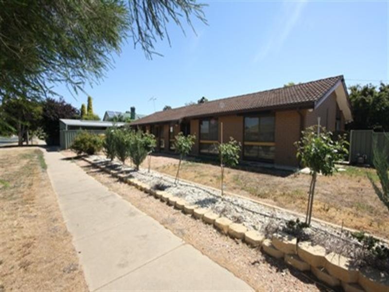 1 Phillips Street, Rochester VIC 3561