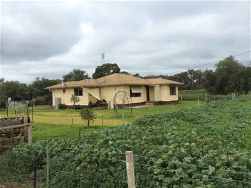 180 Tasker Road, Rochester VIC 3561