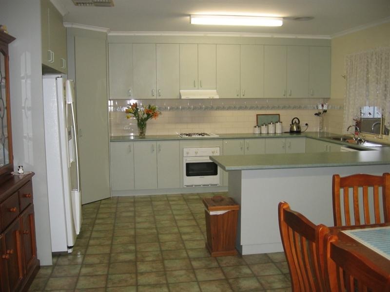 36 Kerford Street, Rochester VIC 3561