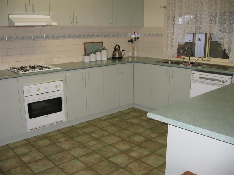 36 Kerford Street, Rochester VIC 3561