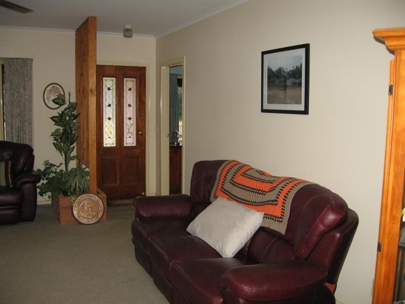 36 Kerford Street, Rochester VIC 3561