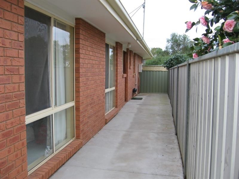 36 Kerford Street, Rochester VIC 3561