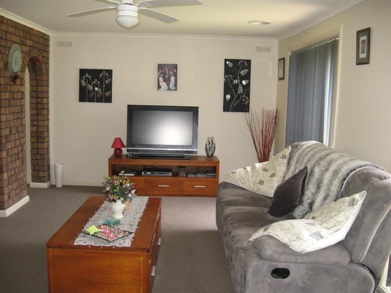 4 Mackay Street, Rochester VIC 3561
