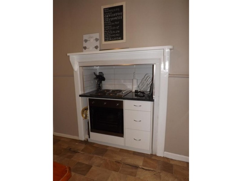 8 Butcher Street, St Arnaud VIC 3478