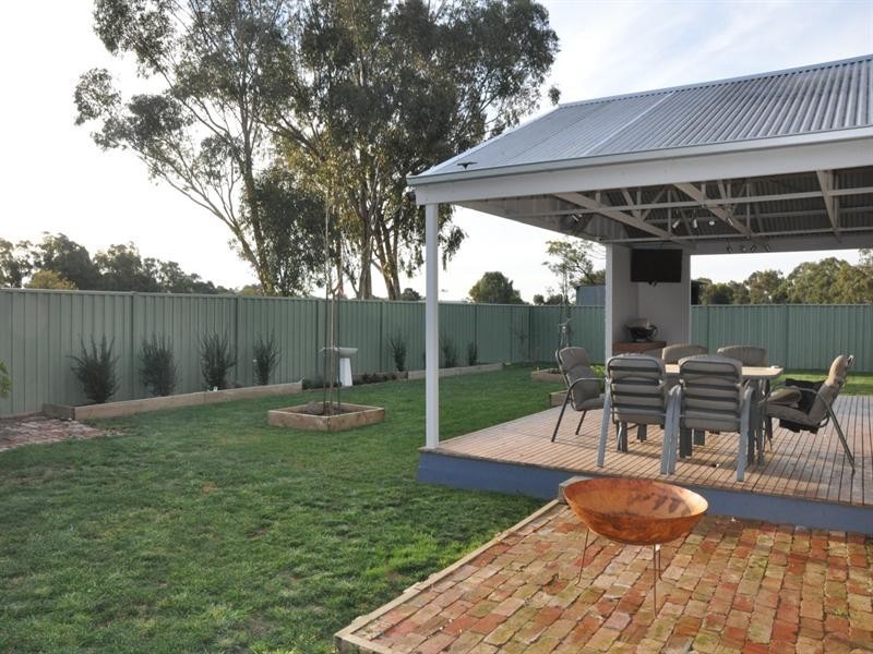1 James Street, Rochester VIC 3561