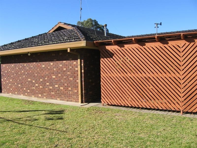 74 Queen Street, Rochester VIC 3561