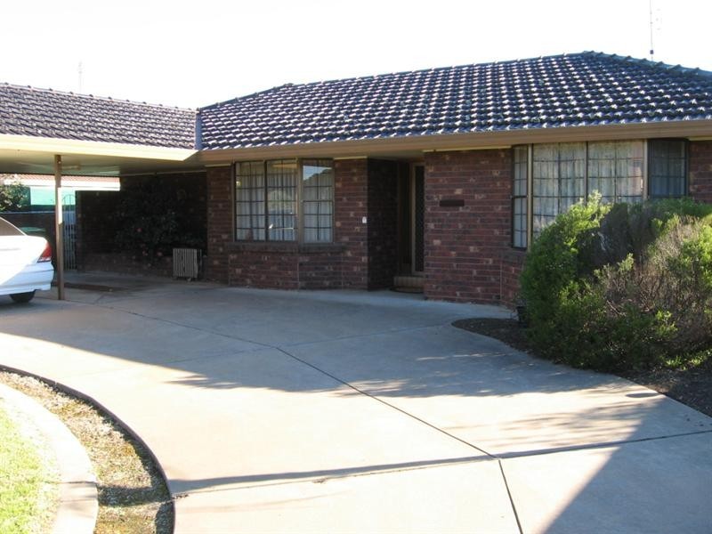 74 Queen Street, Rochester VIC 3561