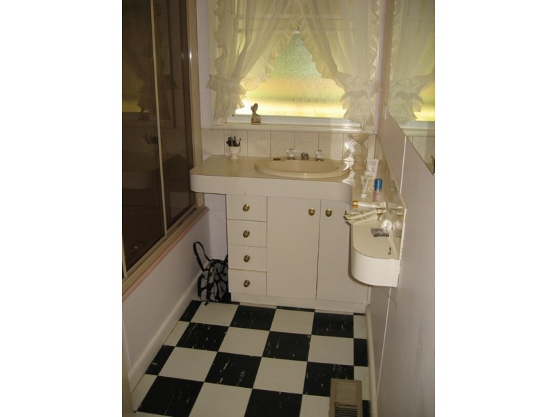 65 Victoria Street, Rochester VIC 3561