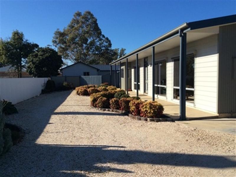 120 Railway Place, Elmore VIC 3558
