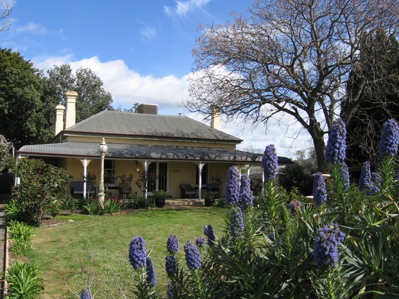 16 Echuca Road, Rochester VIC 3561