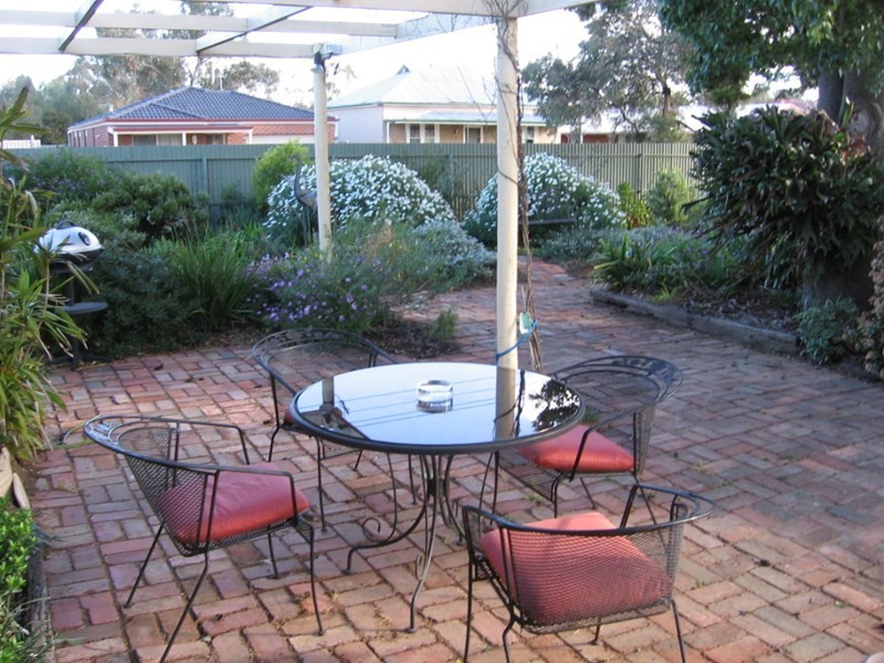 16 Echuca Road, Rochester VIC 3561