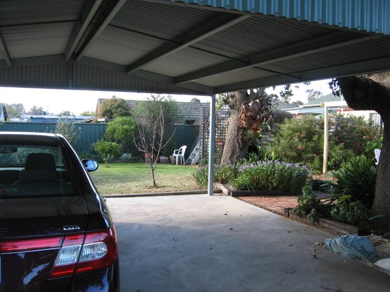 16 Echuca Road, Rochester VIC 3561