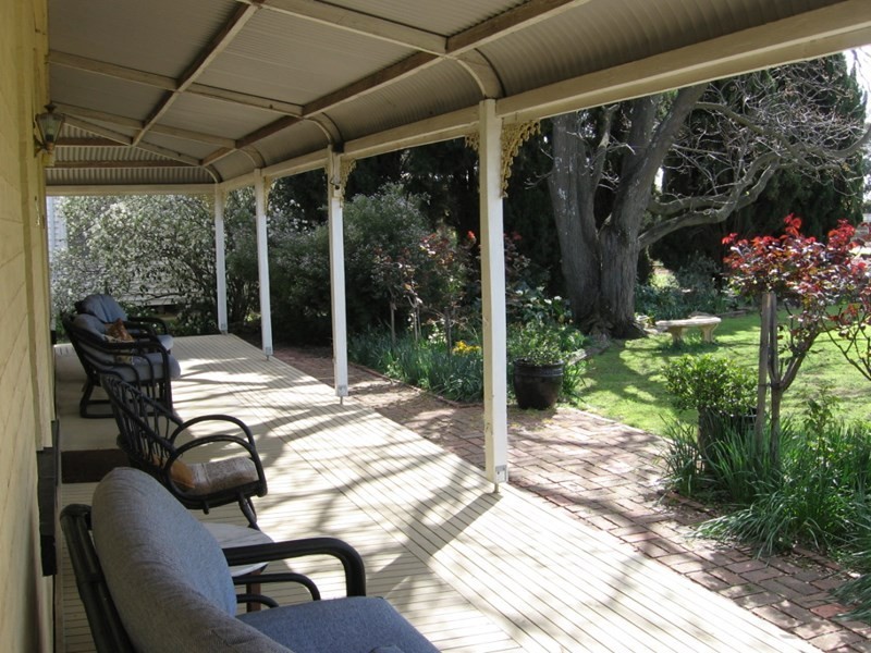 16 Echuca Road, Rochester VIC 3561