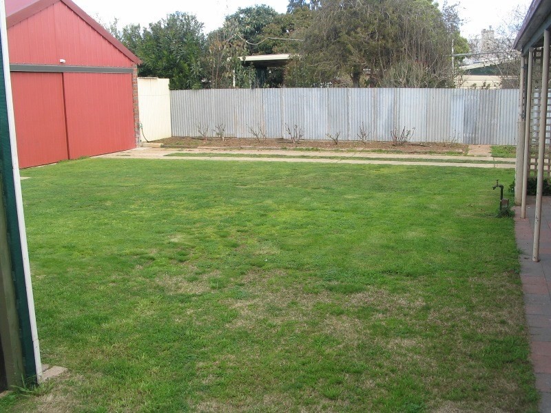 13 Edward Street, Rochester VIC 3561