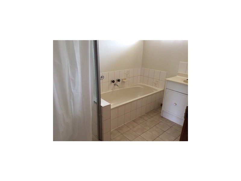 1/112 Hervey Street, Elmore VIC 3558