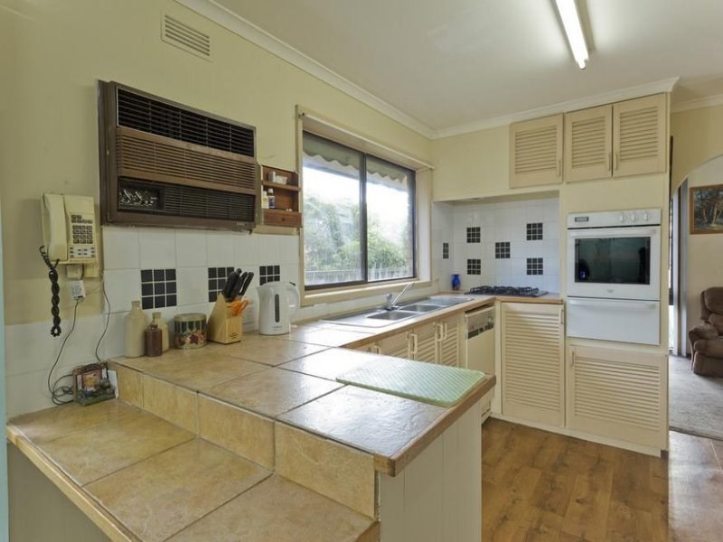 1 Hunter Avenue, California Gully VIC 3556