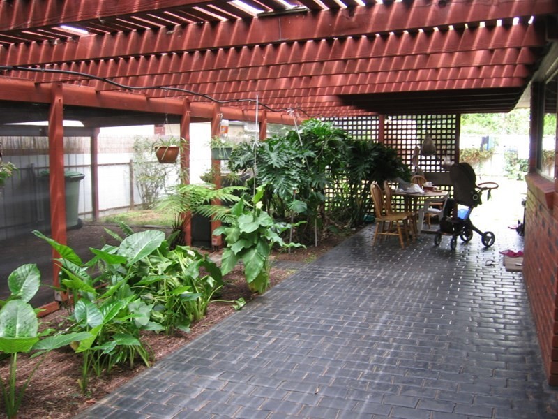 9 Phillip Street, Rochester VIC 3561