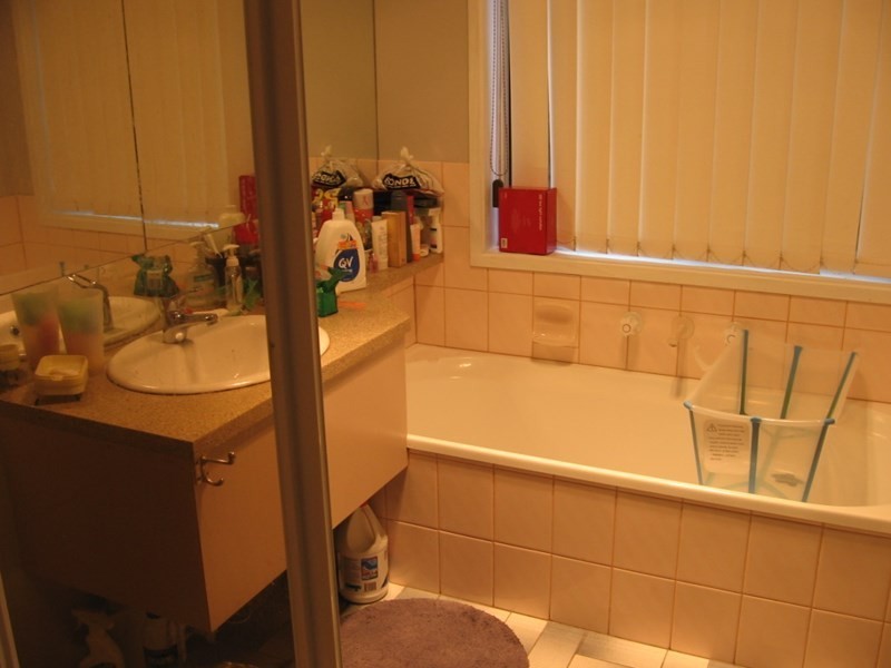 9 Phillip Street, Rochester VIC 3561