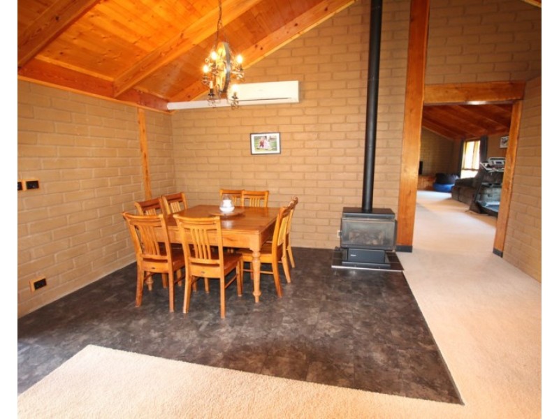 17 Cohen Street, Rochester VIC 3561