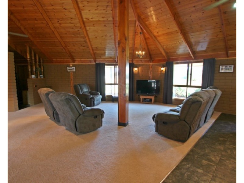 17 Cohen Street, Rochester VIC 3561