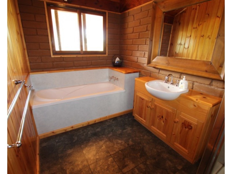 17 Cohen Street, Rochester VIC 3561