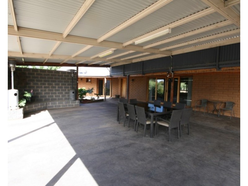 17 Cohen Street, Rochester VIC 3561