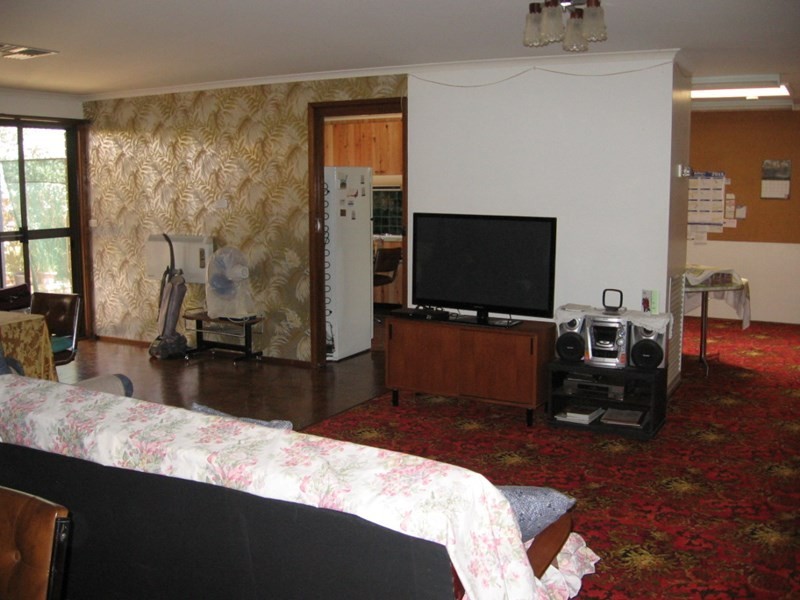 42 Queen Street, Rochester VIC 3561