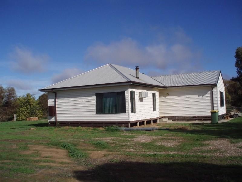 667 McColl Road, Ballendella VIC 3561