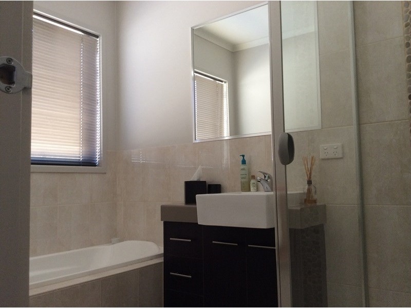 14 Nillahcootie Cresent, Kialla VIC 3631