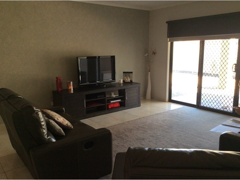 14 Nillahcootie Cresent, Kialla VIC 3631