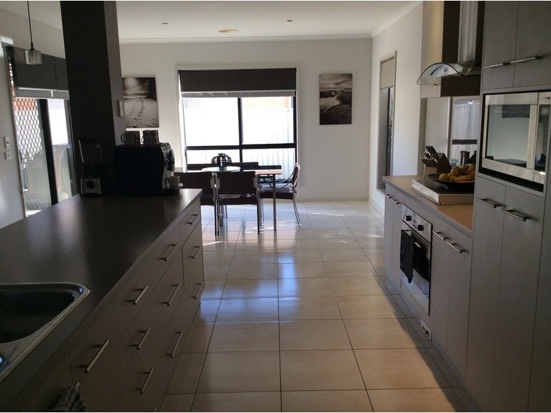 14 Nillahcootie Cresent, Kialla VIC 3631