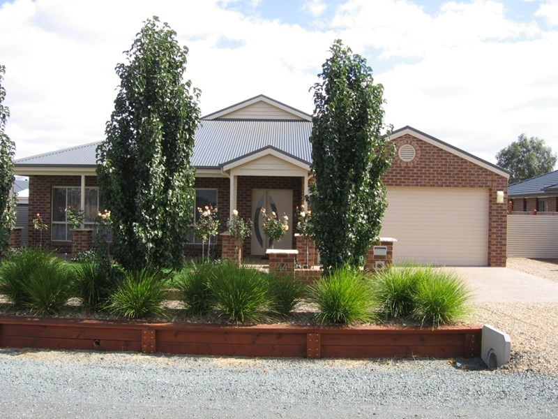 44 Cohen Street, Rochester VIC 3561