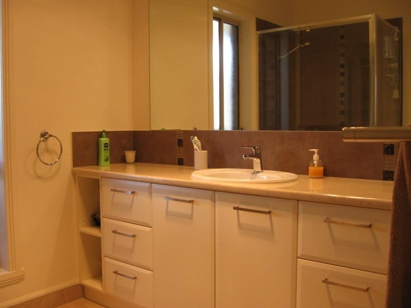 44 Cohen Street, Rochester VIC 3561