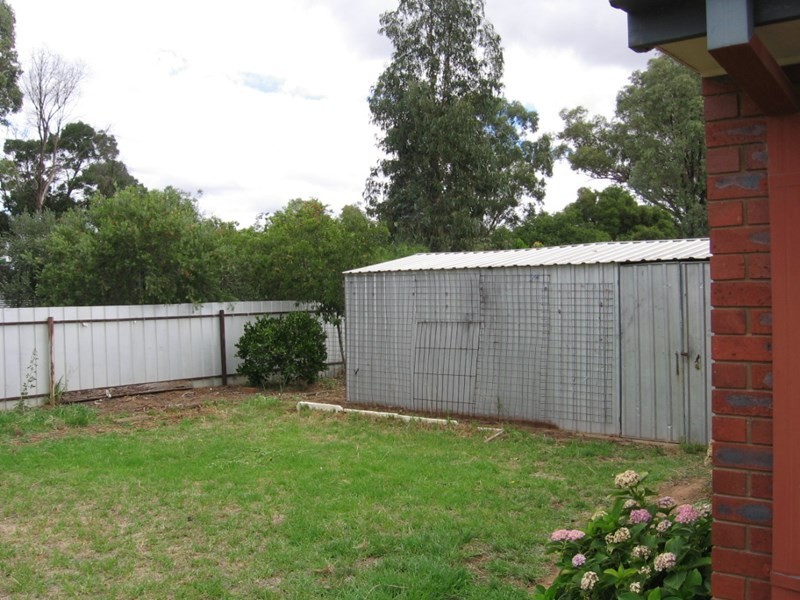 9 Phillip Street, Rochester VIC 3561